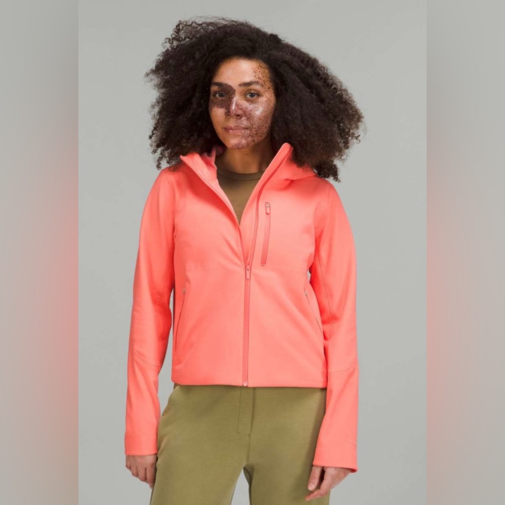 Lululemon RepelShell Classic-Fit Hoodie - size 14
Raspberry Cream
